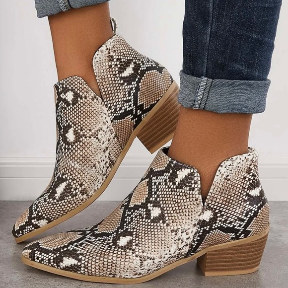 Dolce Vita Snake bootie - Picture 7 of 17